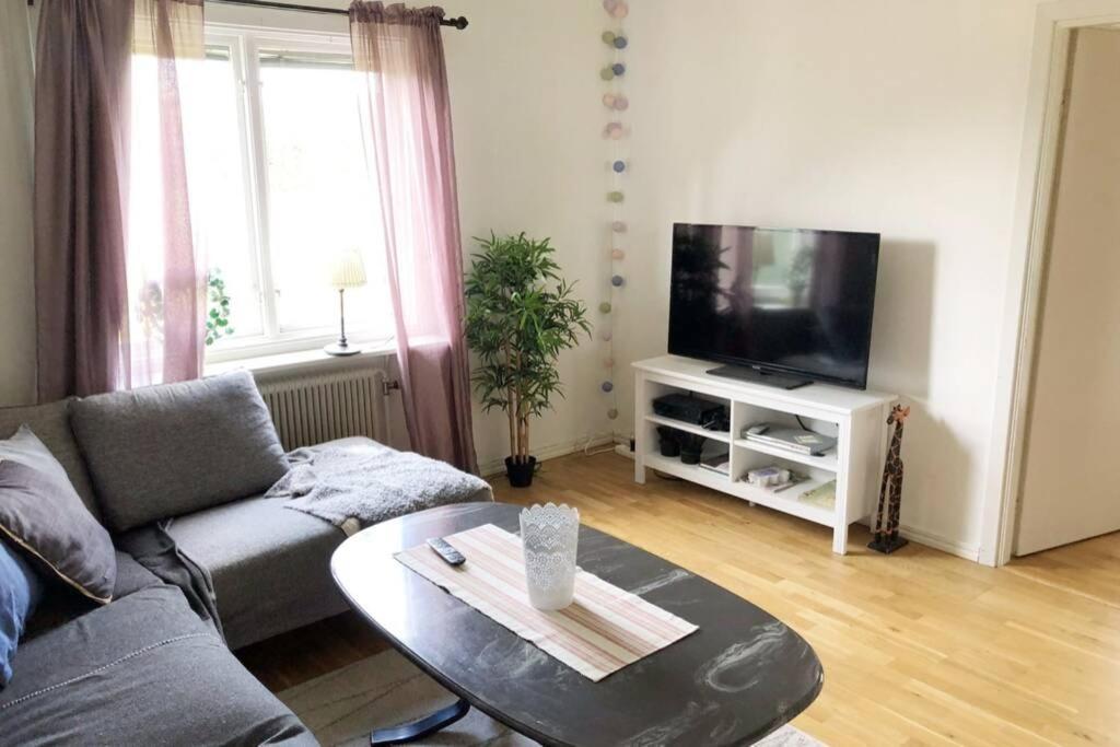 Egen Laegenhet I 2-Familjshus Pa Landet. Villa Tierp Dış mekan fotoğraf