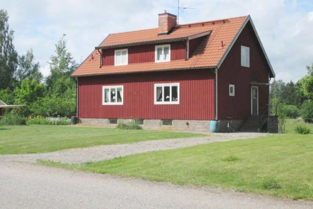 Egen Laegenhet I 2-Familjshus Pa Landet. Villa Tierp Dış mekan fotoğraf